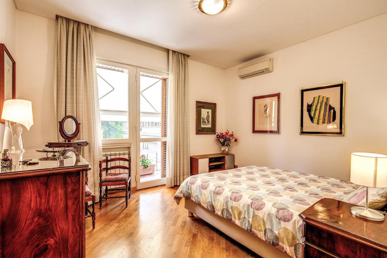 Terrazza Piccolomini: Elegant Apartment Stunning View Over Rome/St Peter'S Dome Exteriör bild